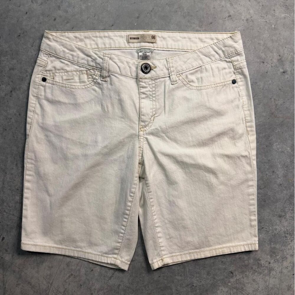 Vintage Route 66 Off White Cream Bermuda Shorts.